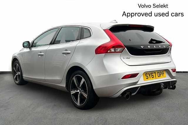 Used Volvo V40 R-Design 118 HP (86 kW) 2017 Silver Hatchback