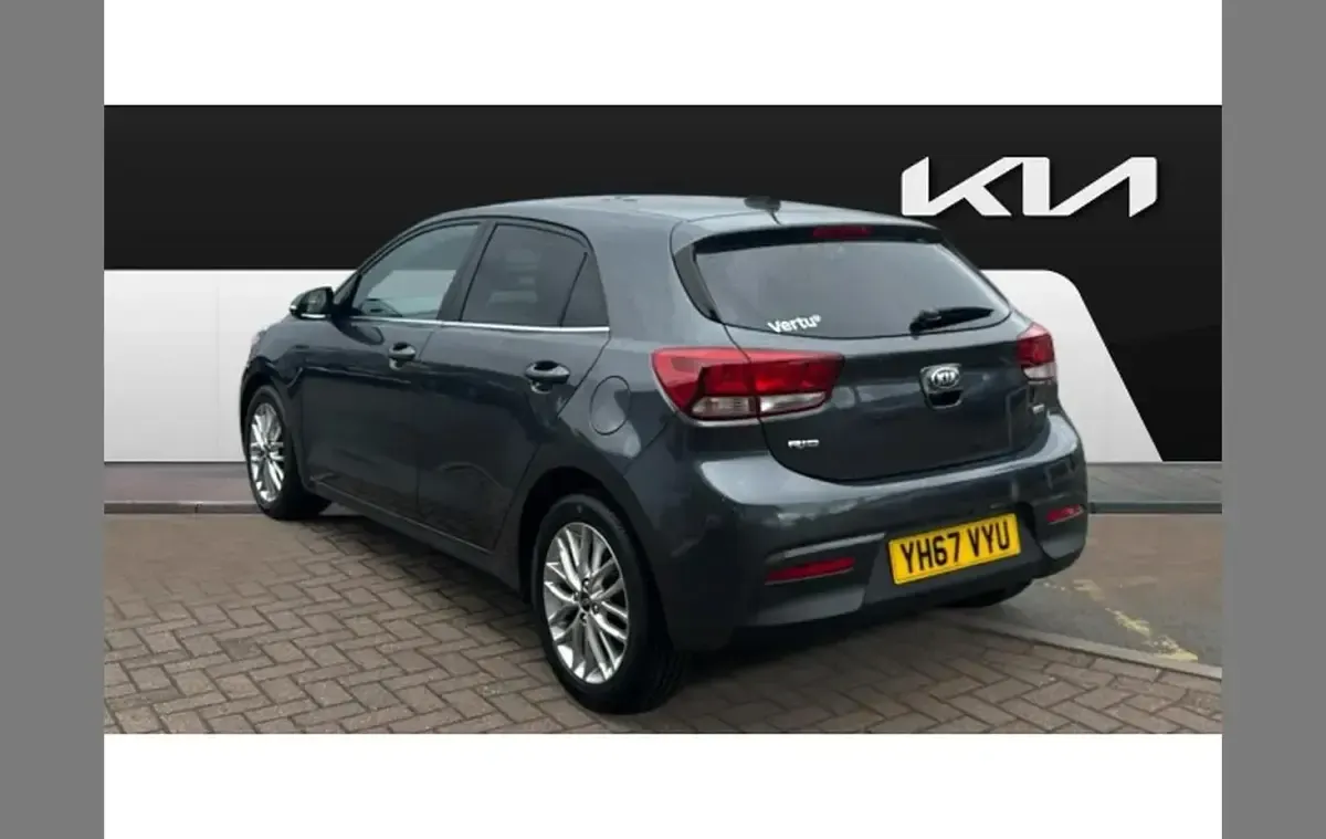 Used Kia Rio 99 HP (72 kW) 2018 Grey Hatchback