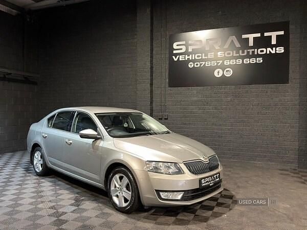 Beige Used 2014 Skoda Octavia SE Hatchback | £4,995 (Fair price) - Image 1/4