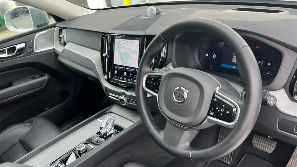 Used Volvo XC60 Ultra 250 HP (183 kW) 2025 Grey SUV