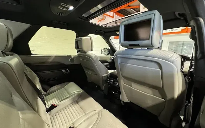 Used Land Rover Discovery HSE Luxury 241 HP (177 kW) 2019 Black SUV