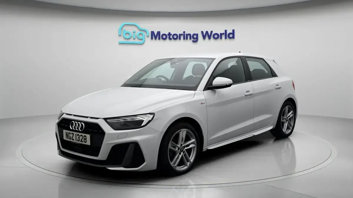 Used Audi A1 Sportback S-Line 116 HP (85 kW) 2019 White Hatchback