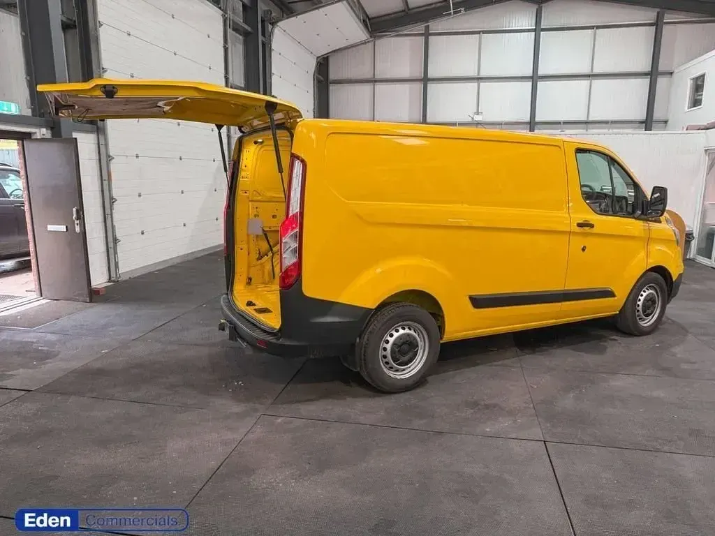 Usado Ford Transit Custom 130 CV (95 kW) 2022 Amarillo Van