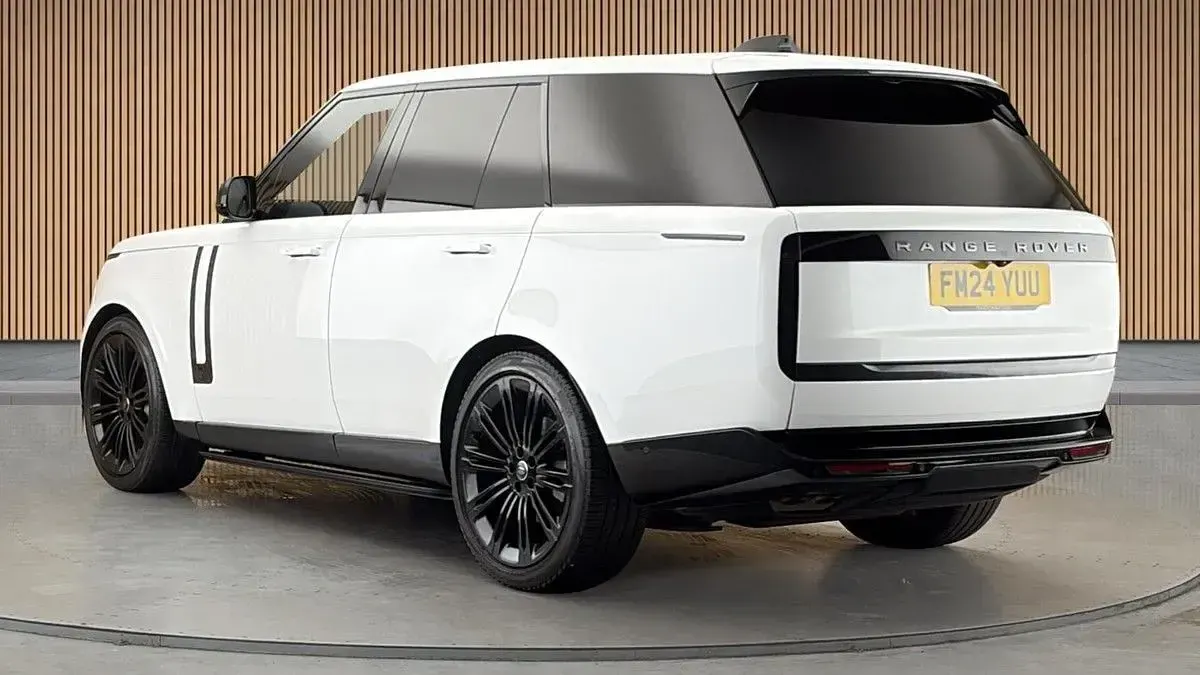 Used Land Rover Range Rover HSE 350 HP (257 kW) 2024 Exterior paint  ostuni pearl whitejbc2454 SUV