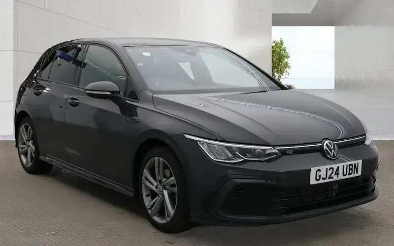 Używany VW Golf VIII R-line 131 KM (96 kW) 2024 Hatchback