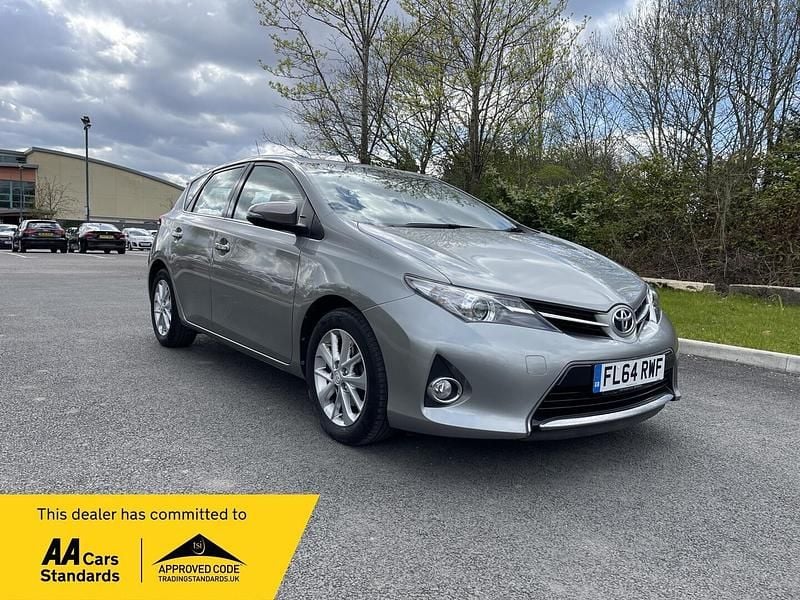 Used Toyota Auris Multidrive S 132 HP (97 kW) 2014 Grey Hatchback