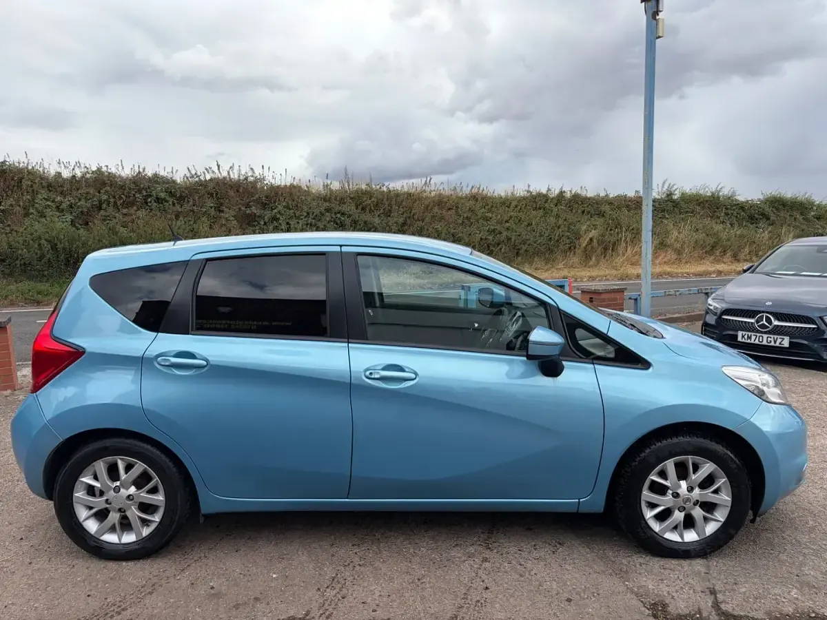 Used Nissan Note Acenta Premium 80 HP (58 kW) 2017 Blue Hatchback