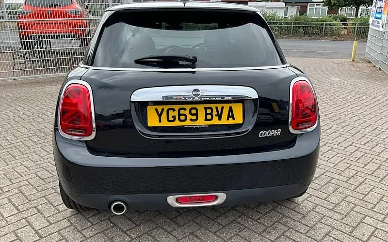 Used Mini Cooper Exclusive 136 HP (100 kW) 2019 Black Hatchback