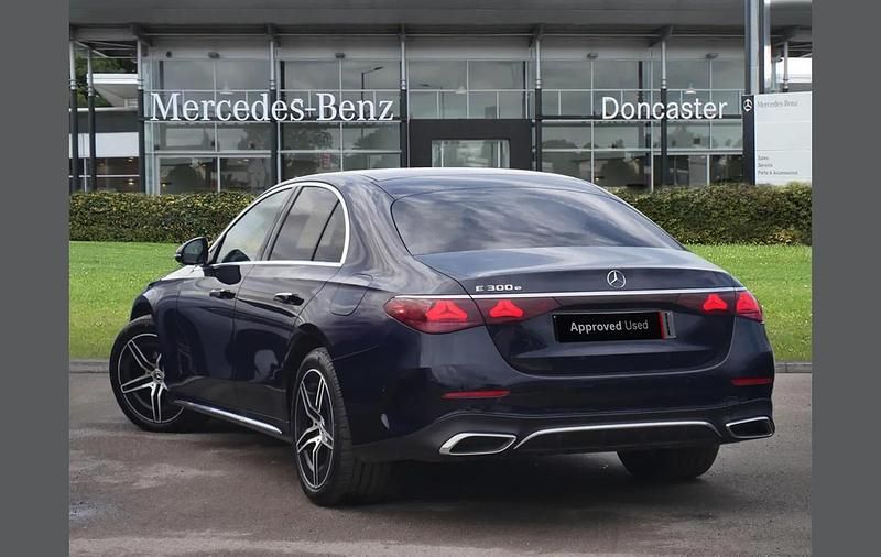 Used Mercedes E300 AMG Line Premium 313 HP (230 kW) 2024 Blue Sedan