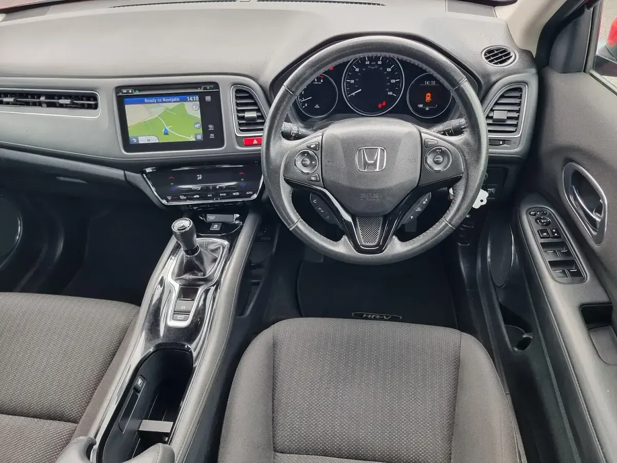 Used Honda HR-V SE 2015 Red SUV
