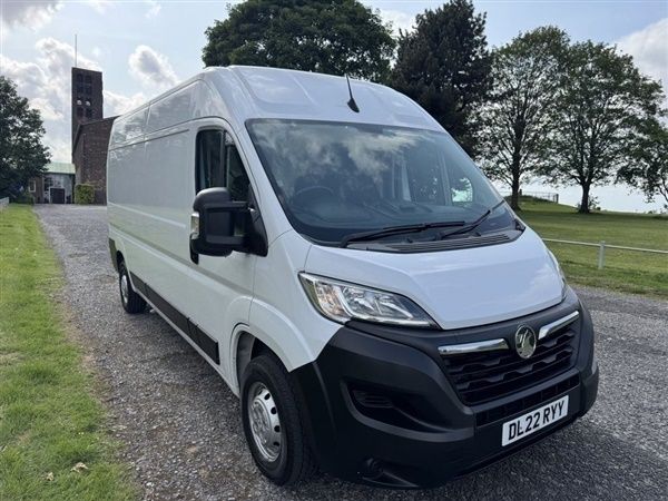 White Used 2022 Vauxhall Movano S MPV | £14,393 (Good price) - Image 1/1