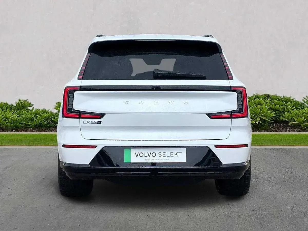New Volvo EX90 Ultra 300 kW (408 HP) 2025 White SUV