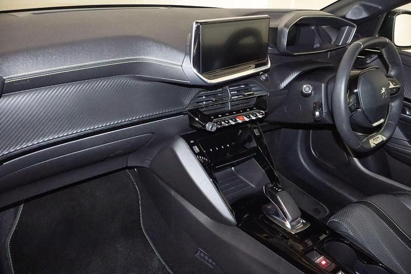 Used Peugeot e-208 GT 98 kW (134 HP) 2021 Yellow Hatchback