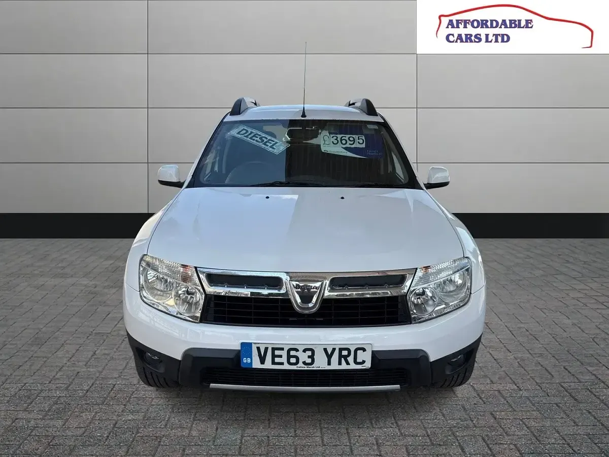Used Dacia Duster Lauréate 2014 White SUV