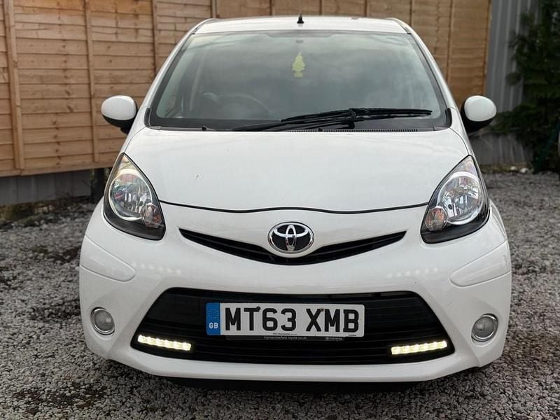 Used Toyota Aygo 2013 White Hatchback