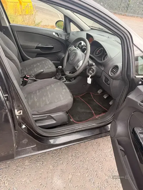 Used Vauxhall Corsa 95 HP (69 kW) 2012 Black Hatchback