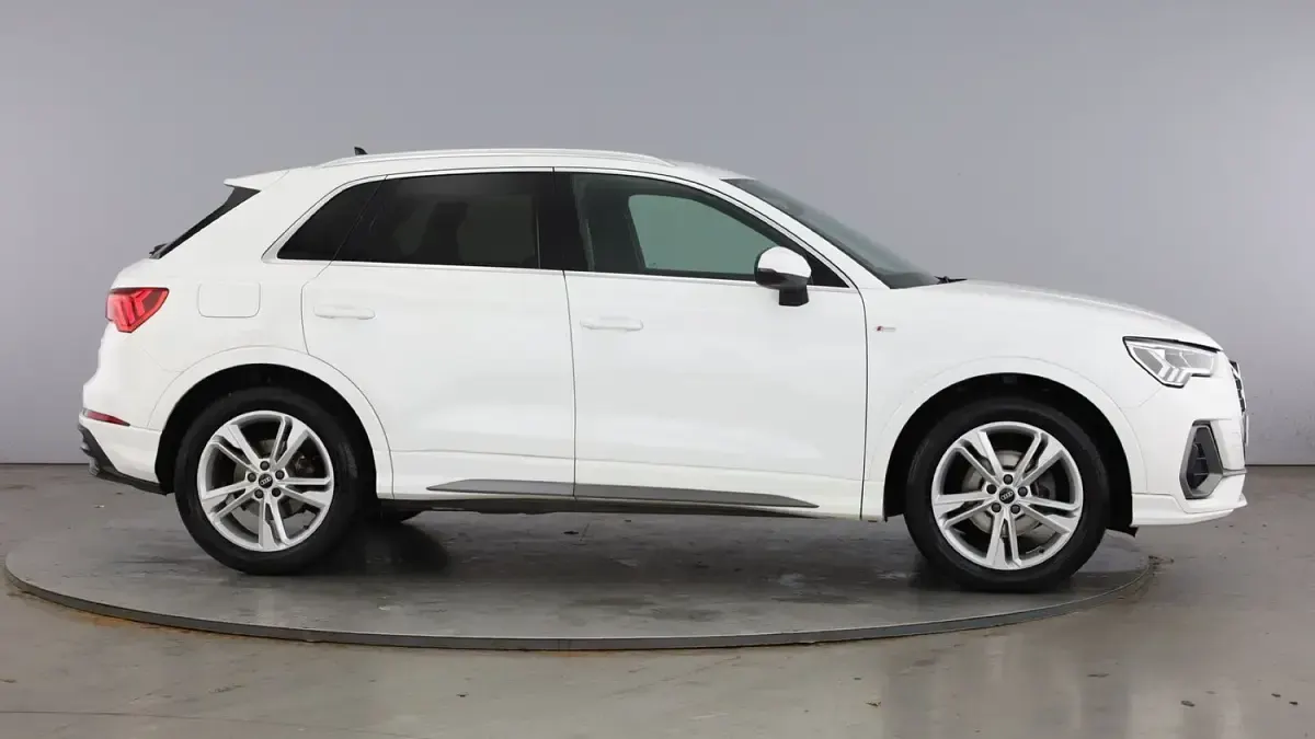 Used Audi Q3 S-Line 150 HP (110 kW) 2022 White SUV