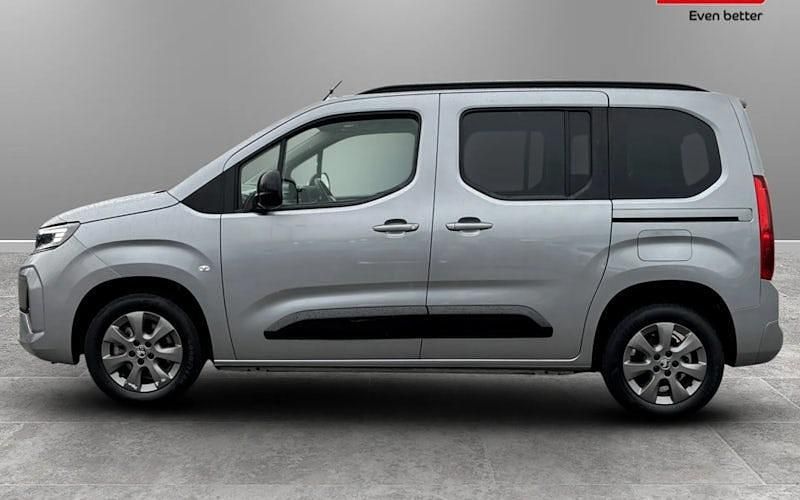 Used Vauxhall Combo Ultimate 100 kW (136 HP) 2025 MPV