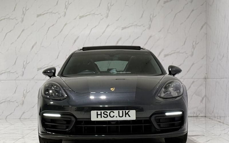 Used Porsche Panamera 330 HP (242 kW) 2022 Hatchback
