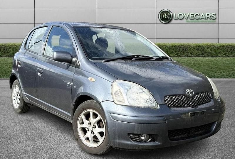 Used Toyota Yaris 85 HP (62 kW) 2005 Blue Hatchback