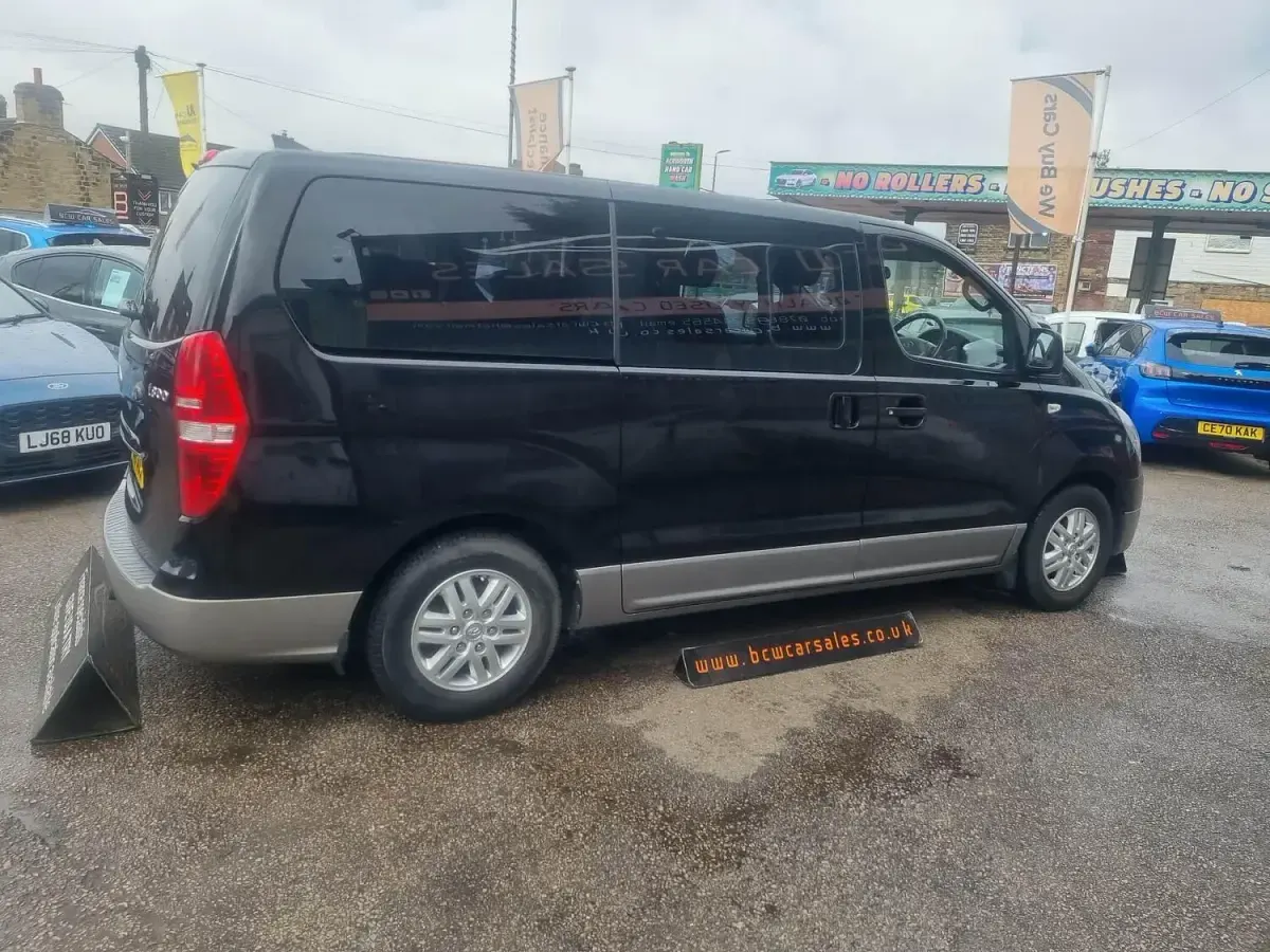 Used Hyundai I800 SE 134 HP (98 kW) 2018 Black MPV