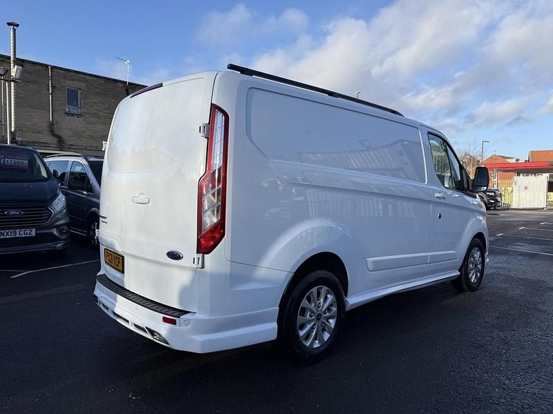 Used Ford Transit Custom Limited 170 HP (125 kW) 2021 White Van