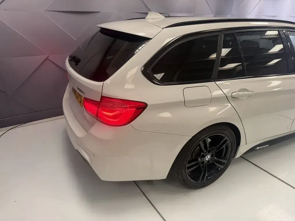Used BMW 320 M Sport 184 HP (135 kW) 2019 White Estate