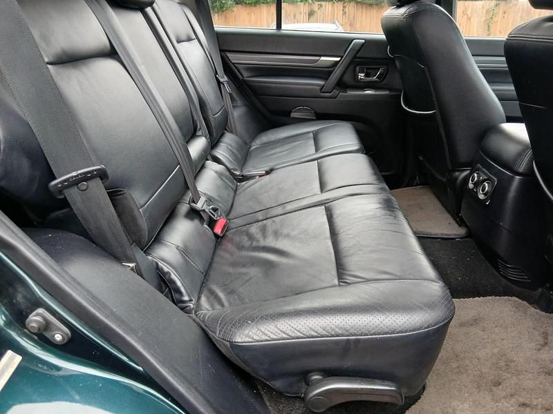 Used Mitsubishi Shogun Elegance 2009 Green SUV