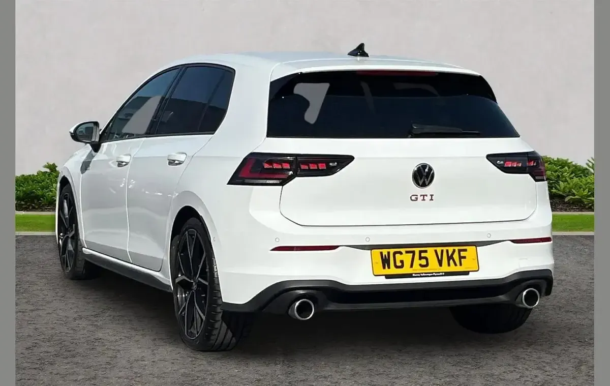 Used VW Golf VIII GTI 265 HP (194 kW) 2025 White Hatchback