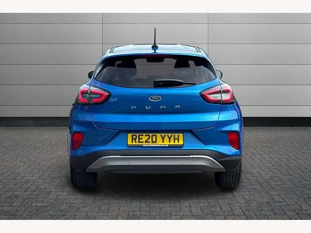 Käytetty Ford Puma Titanium 125 HP (91 kW) 2020 Sininen Katumaasturi