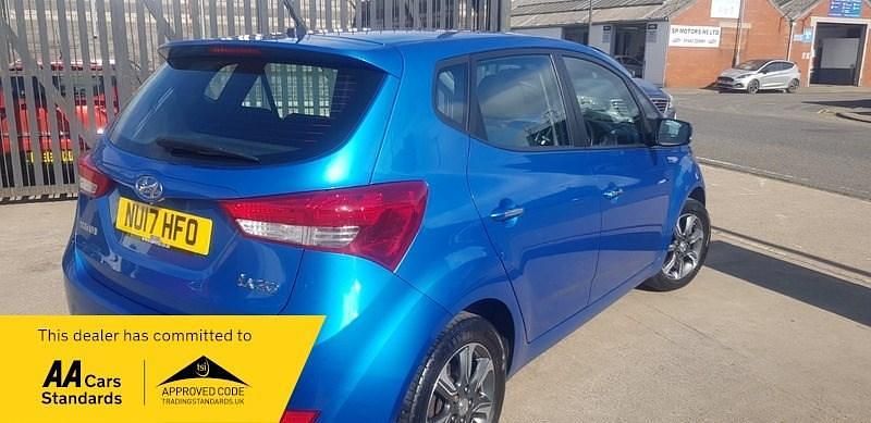 Used Hyundai ix20 SE 90 HP (66 kW) 2017 Blue Hatchback