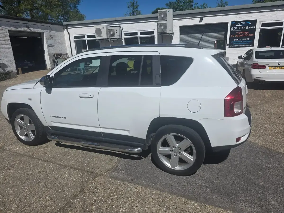 Used Jeep Compass Limited 163 HP (119 kW) 2013 White SUV