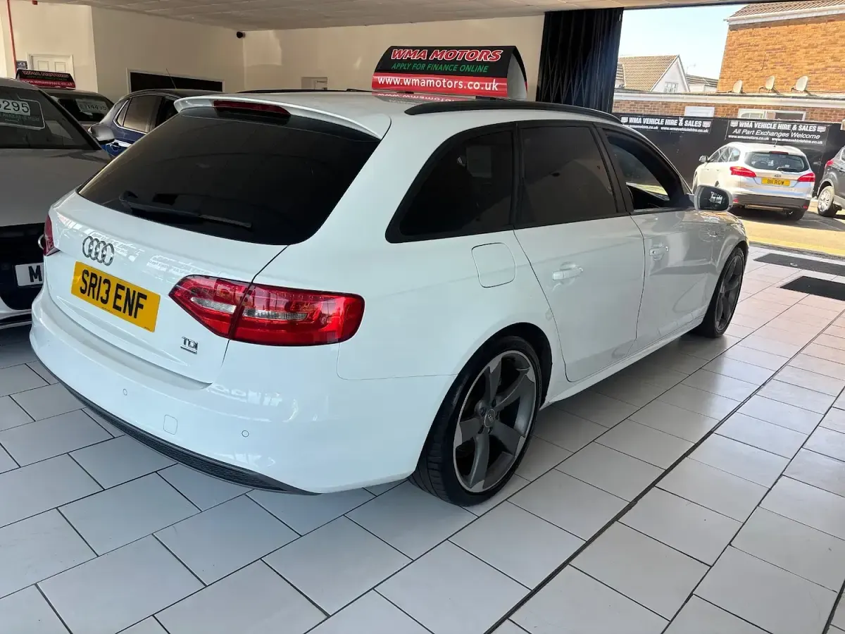 Used Audi A4 Black Edition 177 HP (130 kW) 2013 White Estate
