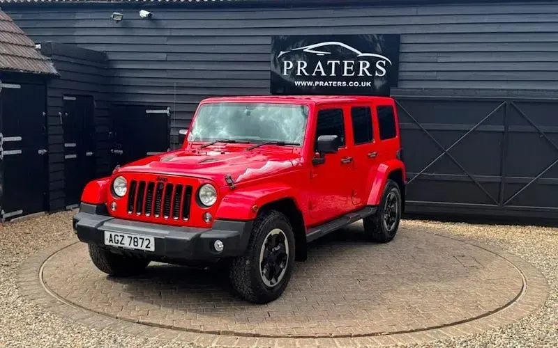 Used Jeep Wrangler 200 HP (147 kW) 2015 Red SUV