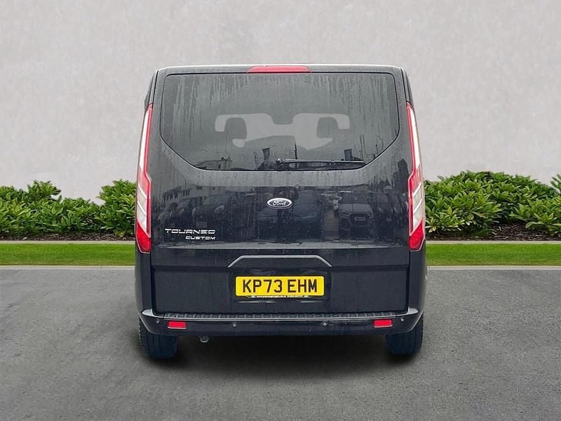 Used Ford Tourneo Zetec 130 HP (95 kW) 2023 Black MPV