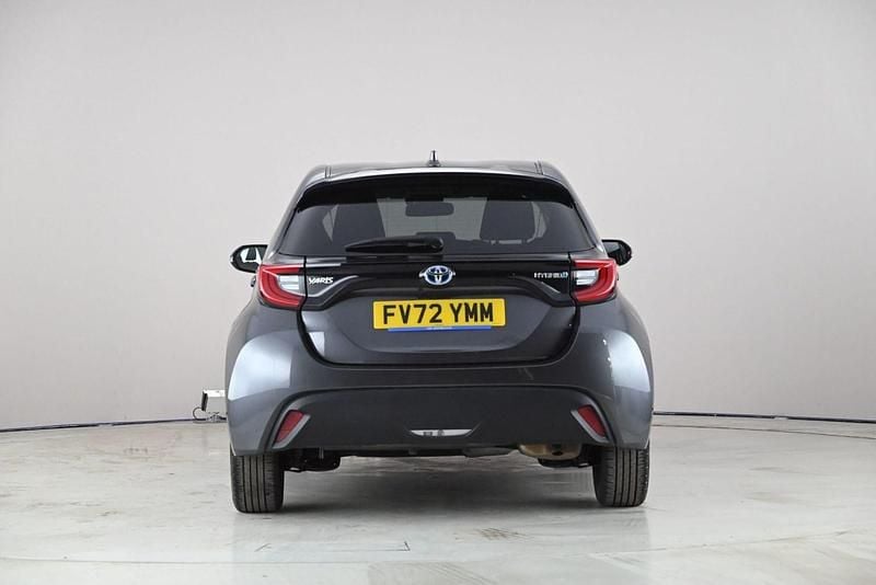 Second-hand Toyota Yaris Hybrid Design 2023 Gri Hatchback