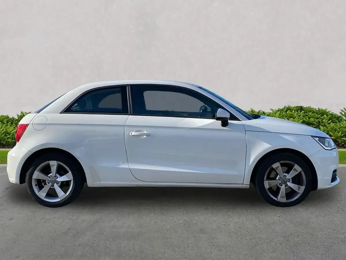Used Audi A1 Sport 125 HP (91 kW) 2018 White Hatchback