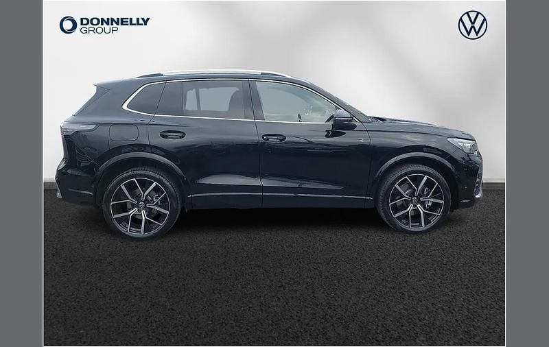 Used VW Tiguan R-line 267 HP (196 kW) 2025 Black SUV