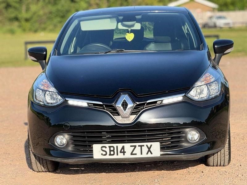 Used Renault Clio IV Dynamique 75 HP (55 kW) 2014 Black Hatchback
