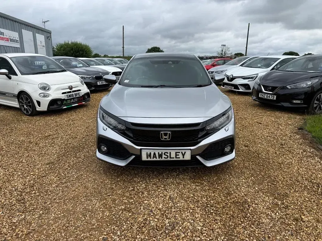 Used Honda Civic Prestige 182 HP (133 kW) 2019 Silver Hatchback