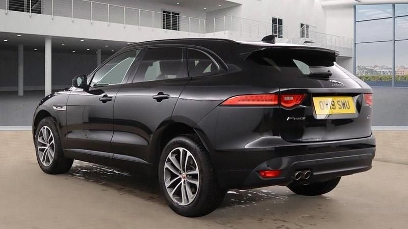 Used Jaguar F-Pace R-Sport 180 HP (132 kW) 2019 Black SUV