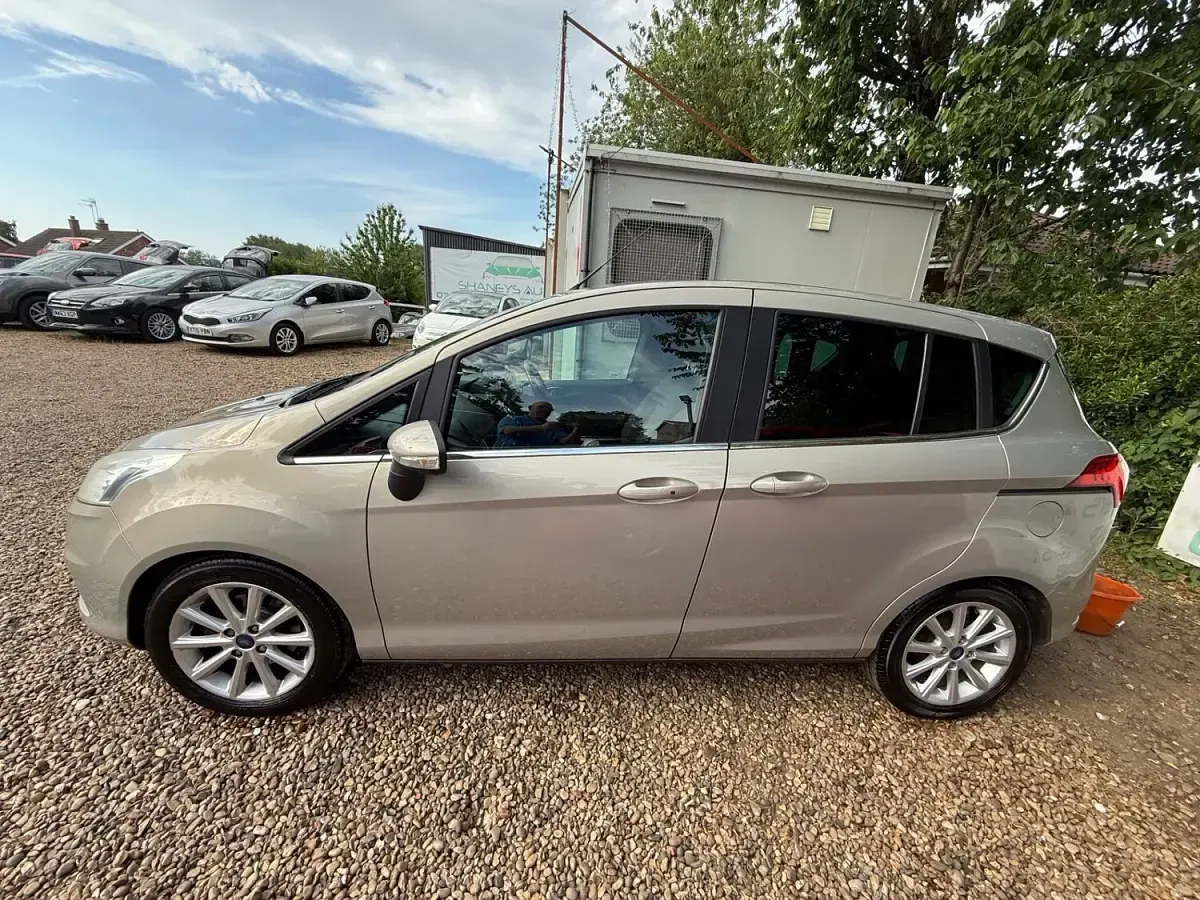 Used Ford B-MAX Titanium 105 HP (77 kW) 2017 Silver MPV
