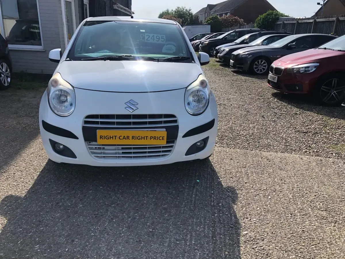 Used Suzuki Alto SZ4 68 HP (50 kW) 2011 White Hatchback