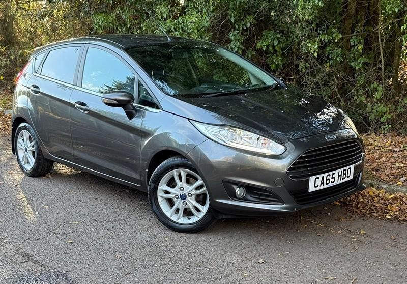 Grey Used 2016 Ford Fiesta Zetec Hatchback | £5,895 (Fair price) - Image 1/4