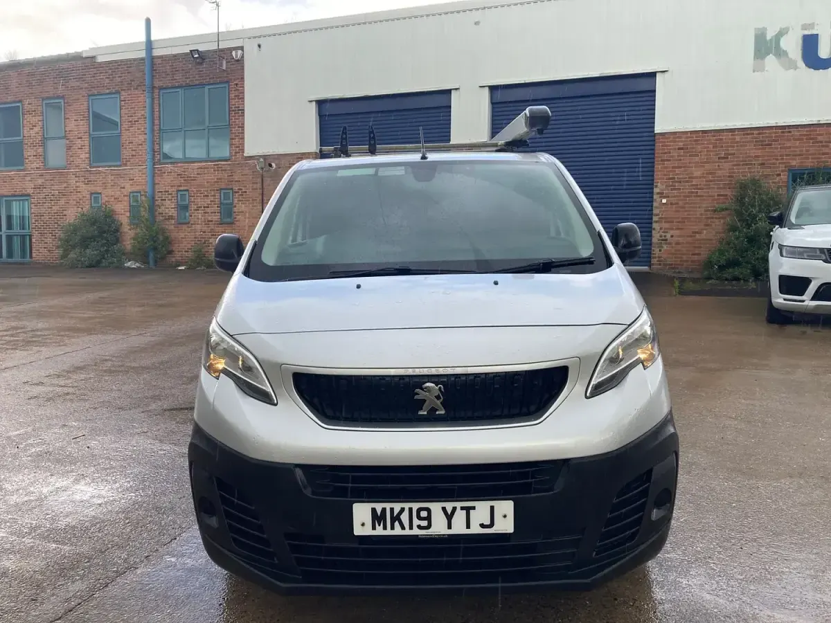 Used Peugeot Expert 2019 Silver Van