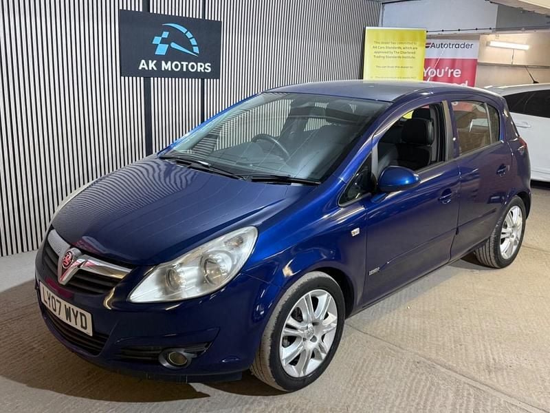 Used Vauxhall Corsa Design Edition 90 HP (66 kW) 2007 Blue Hatchback
