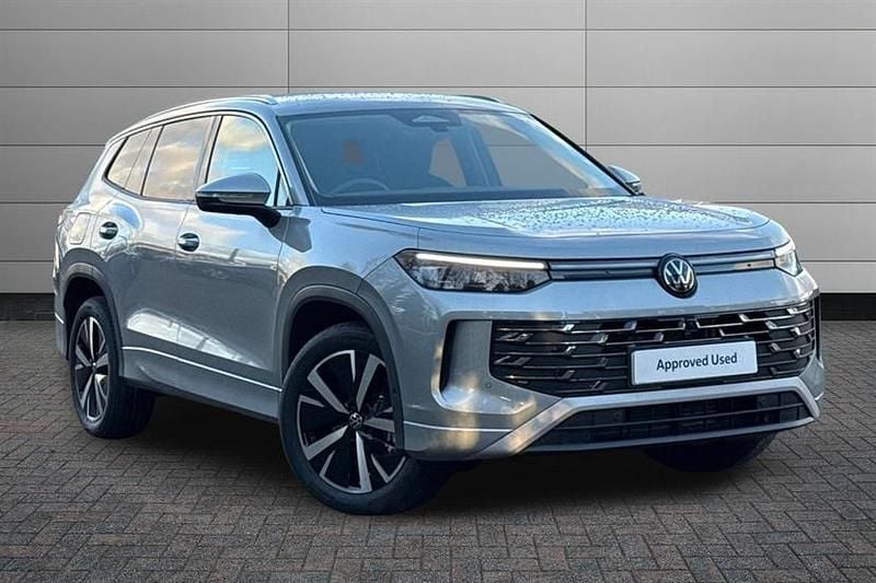 Usado VW Tayron Elegance 150 HP (110 kW) 2025 Prateado SUV