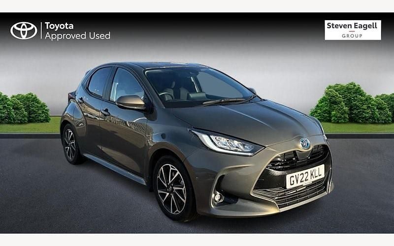 Used 2025 Toyota Yaris Hybrid Design Hatchback | £17,044 (Super price) - Image 1/3