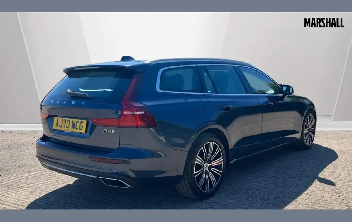 Usado Volvo V60 Inscription 190 CV (139 kW) 2020 Azul Familiar