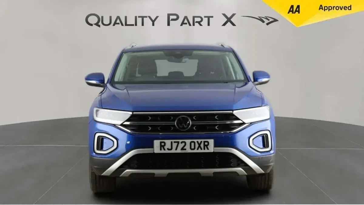 Used VW T-Roc Style 150 HP (110 kW) 2023 Blue SUV
